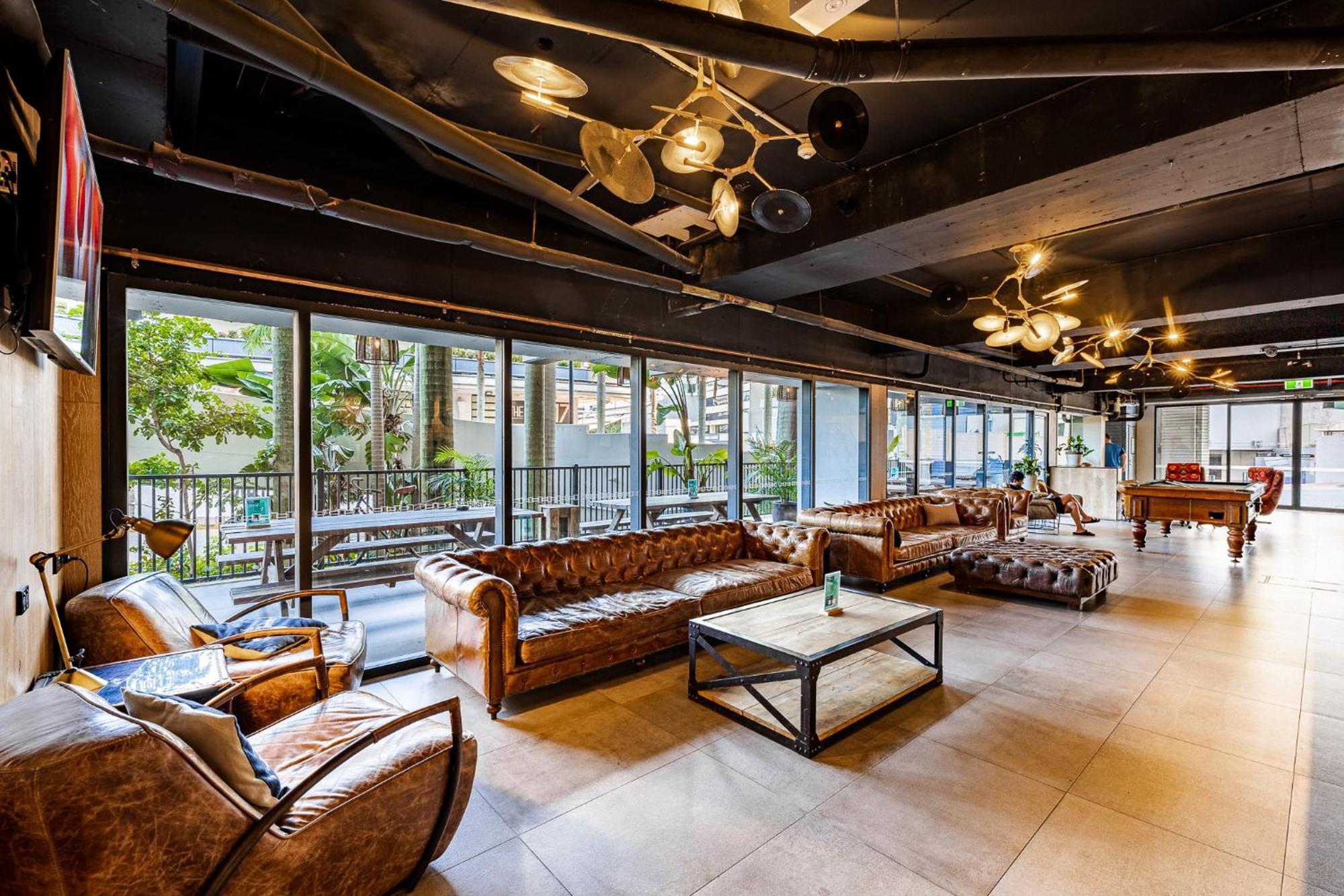 บังค์ เซิร์ฟเฟอร์ พาราไดซ์ Hostel โกลด์โคสต์ ภายนอก รูปภาพ