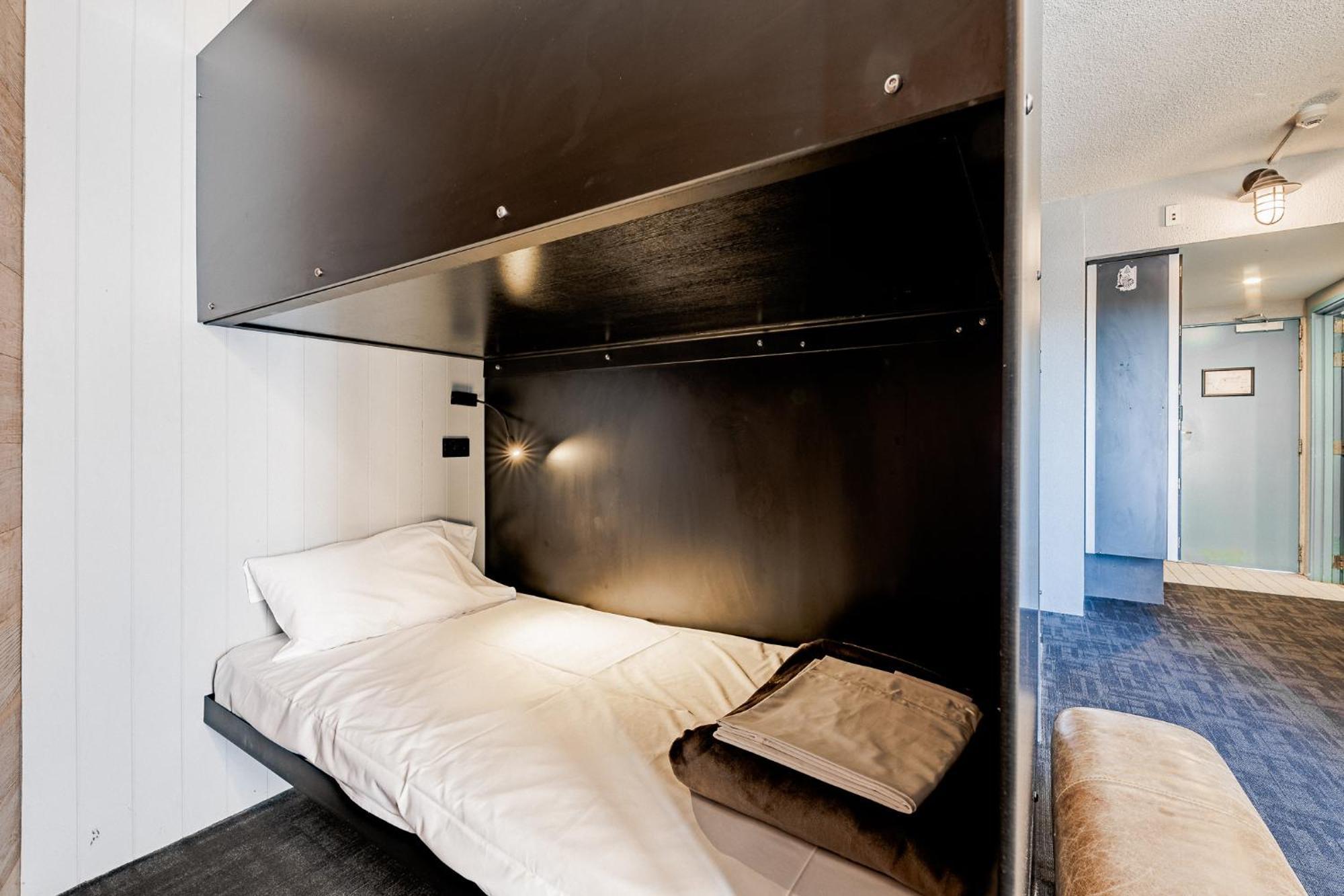 บังค์ เซิร์ฟเฟอร์ พาราไดซ์ Hostel โกลด์โคสต์ ภายนอก รูปภาพ