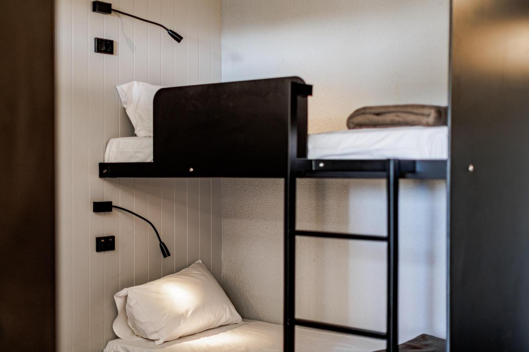 บังค์ เซิร์ฟเฟอร์ พาราไดซ์ Hostel โกลด์โคสต์ ภายนอก รูปภาพ