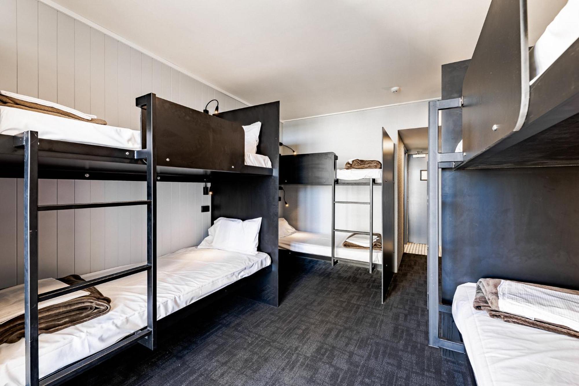 บังค์ เซิร์ฟเฟอร์ พาราไดซ์ Hostel โกลด์โคสต์ ภายนอก รูปภาพ