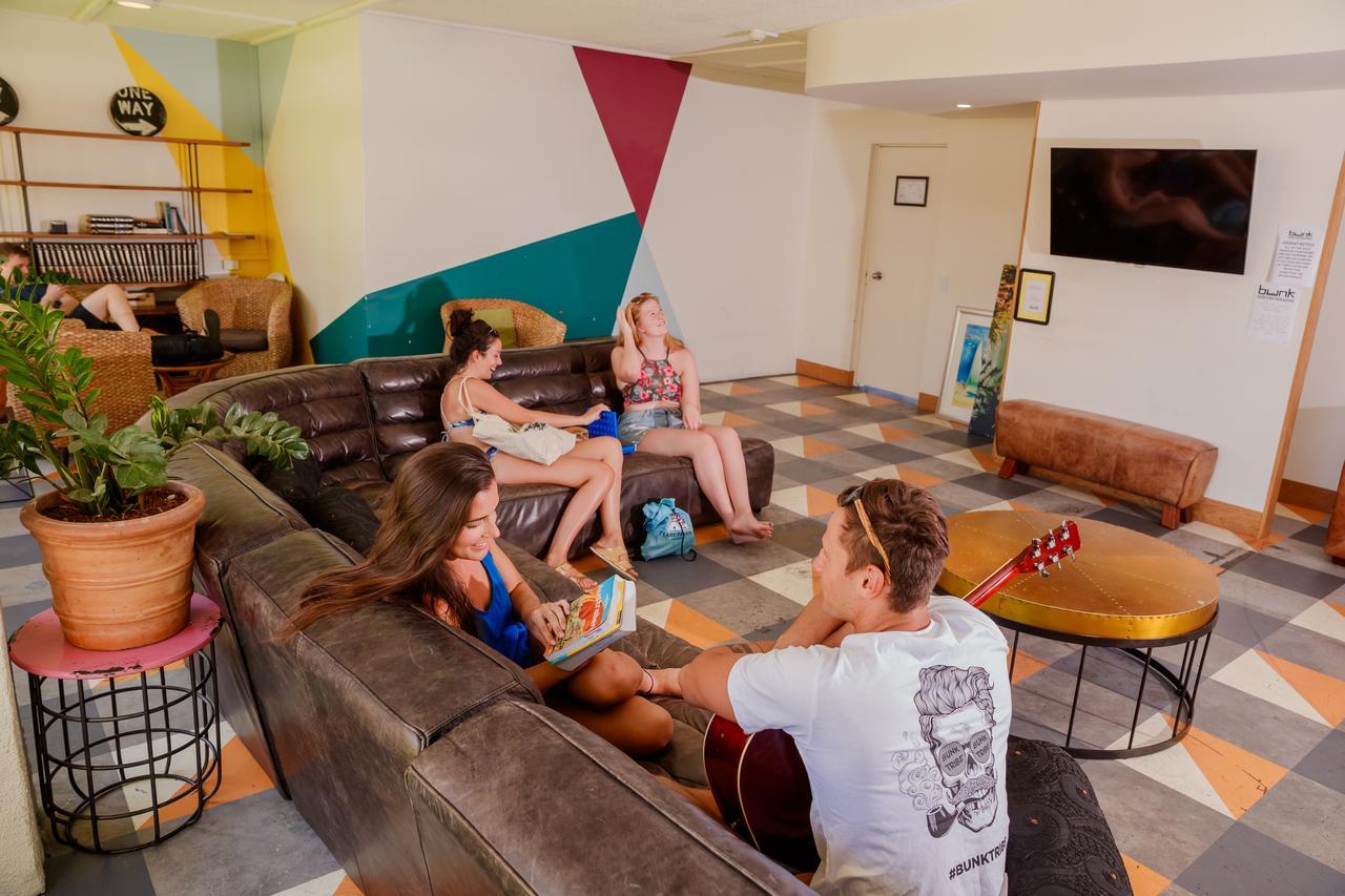 บังค์ เซิร์ฟเฟอร์ พาราไดซ์ Hostel โกลด์โคสต์ ภายนอก รูปภาพ